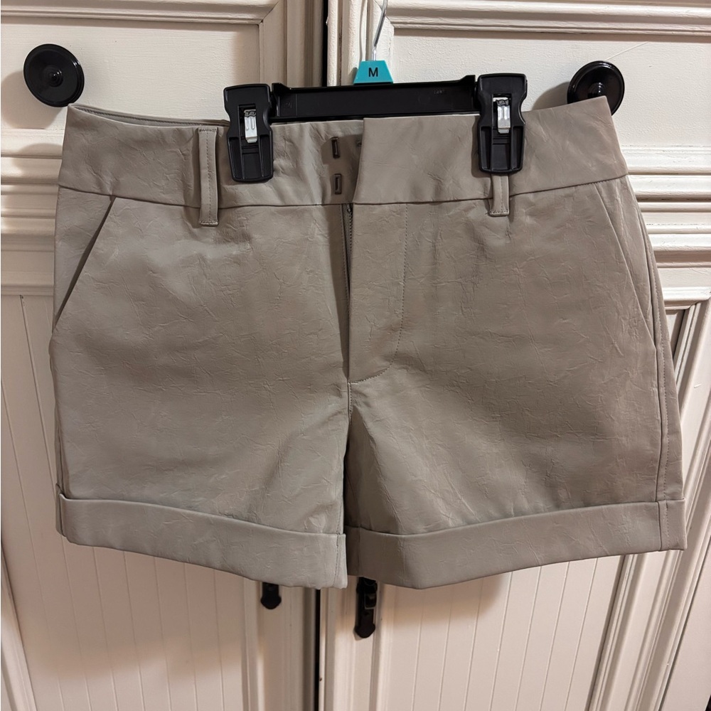 Dear John Women's faux leather gray/beige Shorts